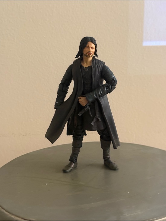 Lord of the Rings Other - ToyBiz 6-inch Lord of the Rings Aragorn action figure from 2001